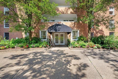 Photo for 302 Fox Chapel Road 602