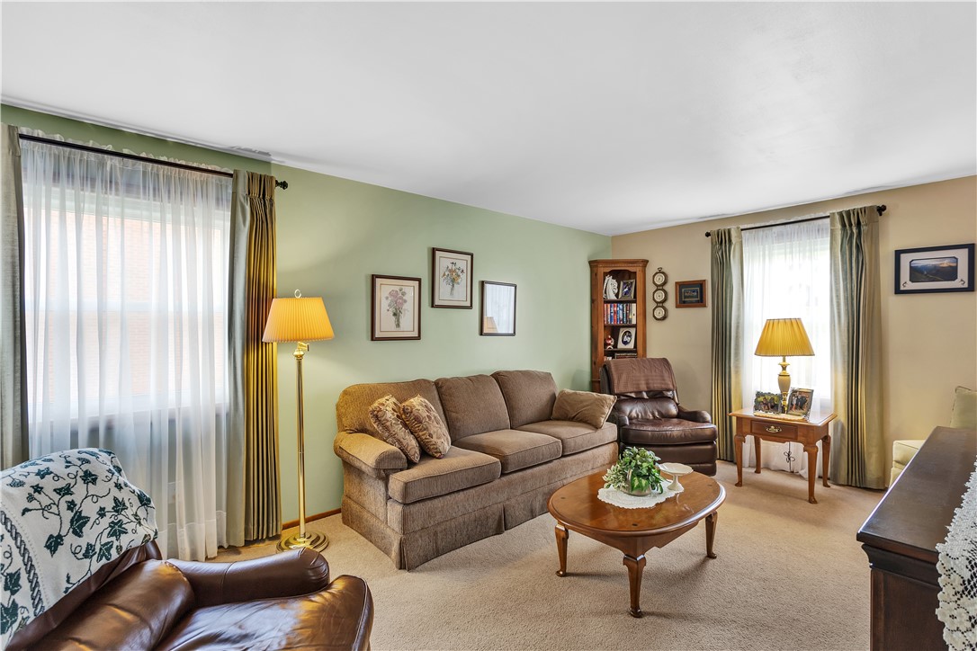 5752 Wilson Drive Dr, Bethel Park, Pennsylvania image 4