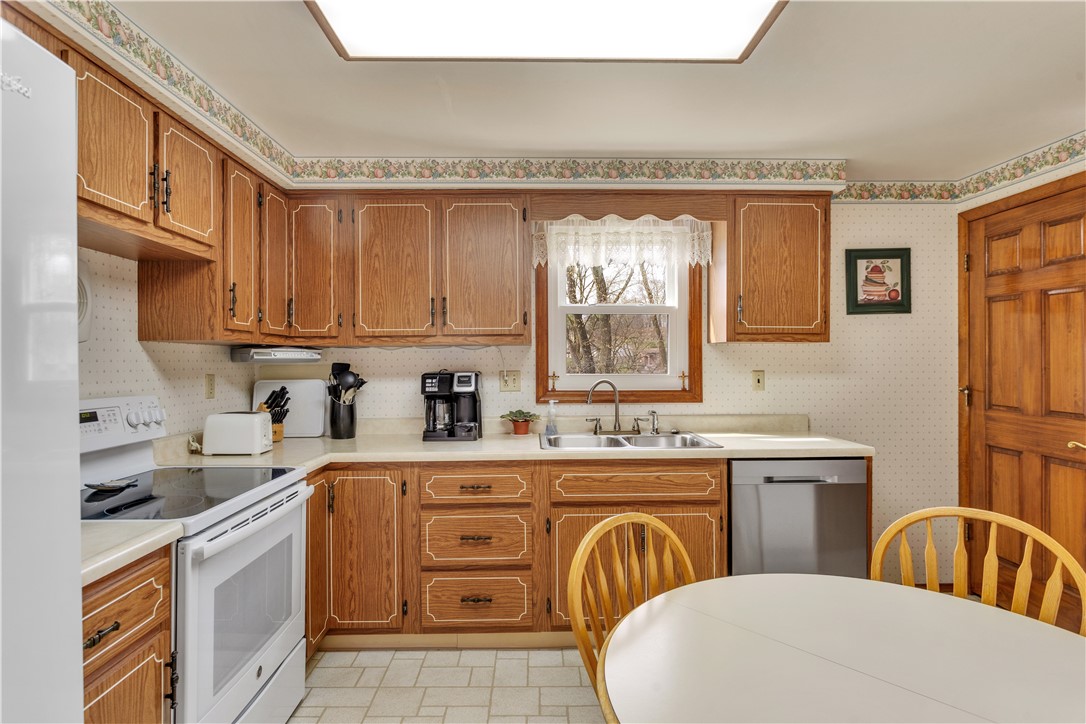 5752 Wilson Drive Dr, Bethel Park, Pennsylvania image 9