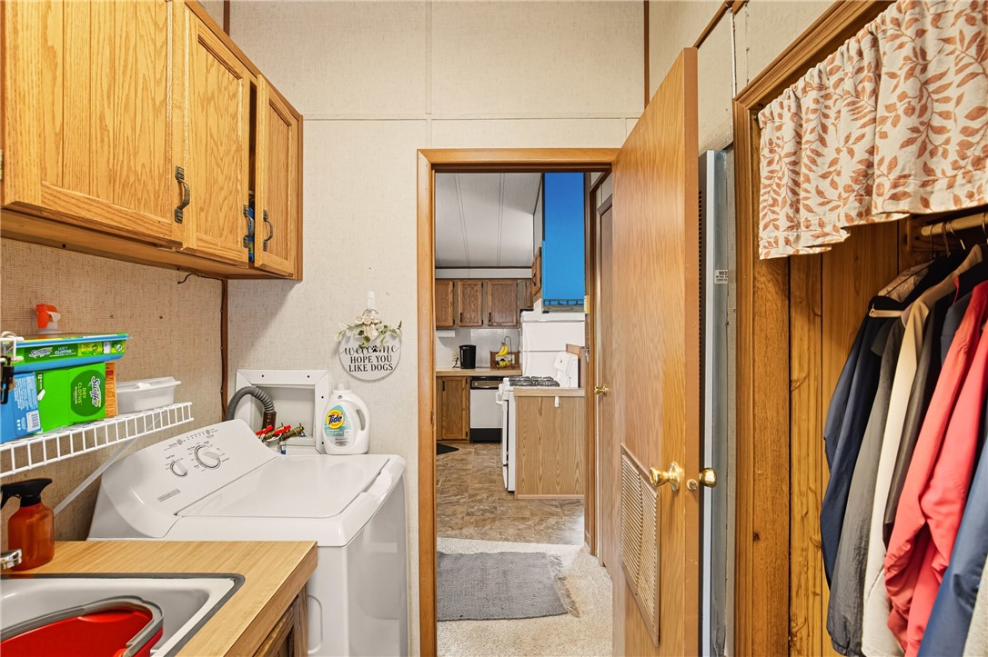 Summit Twp, Pennsylvania 15552, United States, 4 Bedrooms Bedrooms, ,2 BathroomsBathrooms,Residential,Active,223150