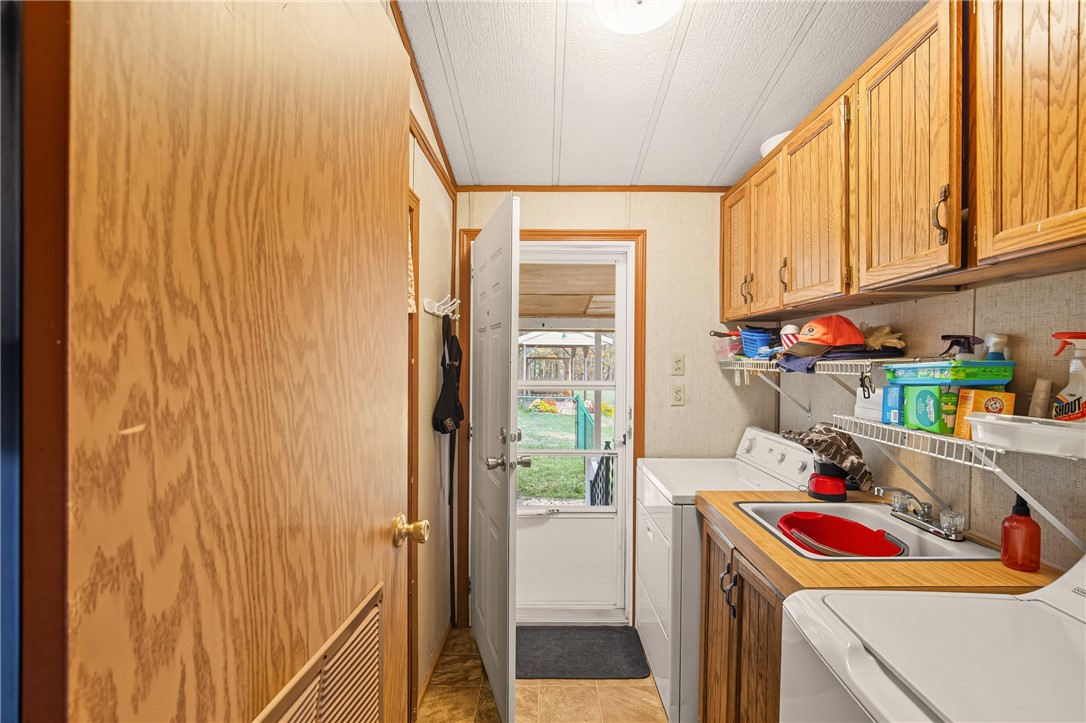 Summit Twp, Pennsylvania 15552, United States, 4 Bedrooms Bedrooms, ,2 BathroomsBathrooms,Residential,Active,223150