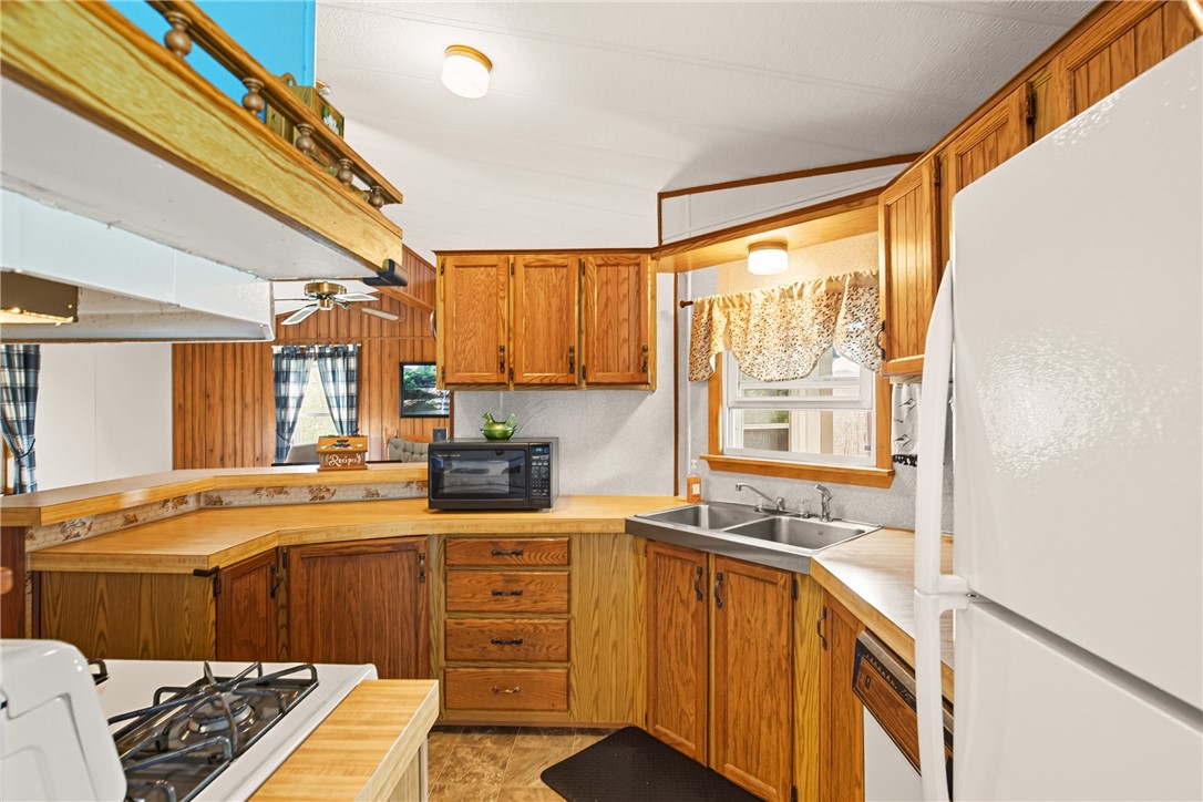 Summit Twp, Pennsylvania 15552, United States, 4 Bedrooms Bedrooms, ,2 BathroomsBathrooms,Residential,Active,223150