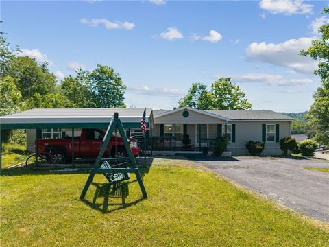 Mobile Home For Sale - 597 Valley View Drive<br/> Donegal, PA 15628