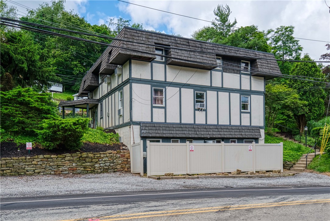2807 Middle Rd