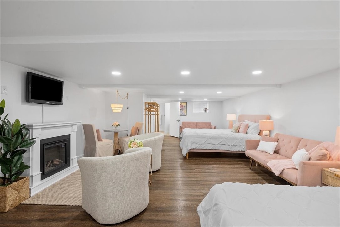 Forward Twp - But, Pennsylvania 16053, United States, 5 Bedrooms Bedrooms, ,5 BathroomsBathrooms,Residential,Active,43421