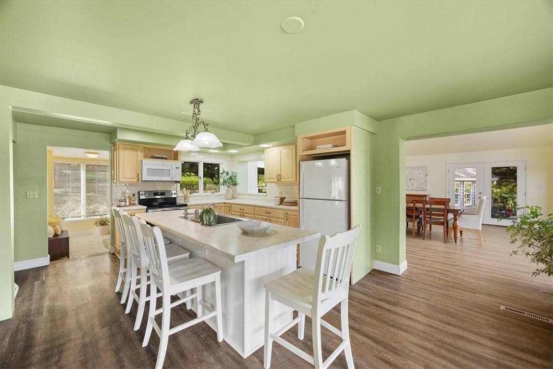 Forward Twp - But, Pennsylvania 16053, United States, 5 Bedrooms Bedrooms, ,5 BathroomsBathrooms,Residential,Active,43421