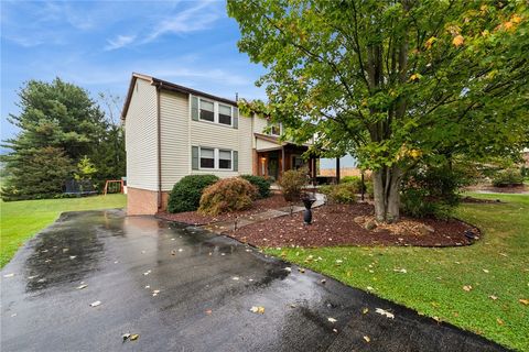 Photo of 601 S Shenandoah Dr, Latrobe, PA 15650 (MLS # 1724650)