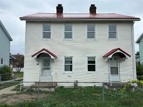 Photo of 120 Shaffer St, Uniontown, PA 15401 (MLS # 1725563)