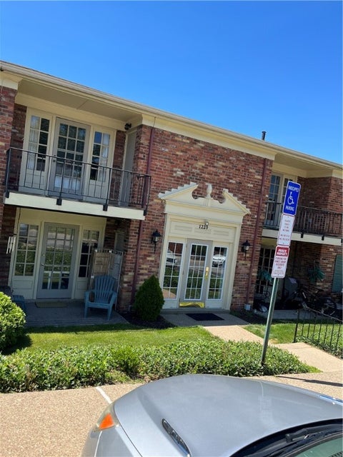 Photo for 1220 Chatham Park Dr F