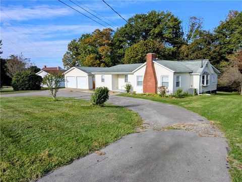 Photo of 165 Saxonburg Rd, Butler, PA 16002 (MLS # 1726211)