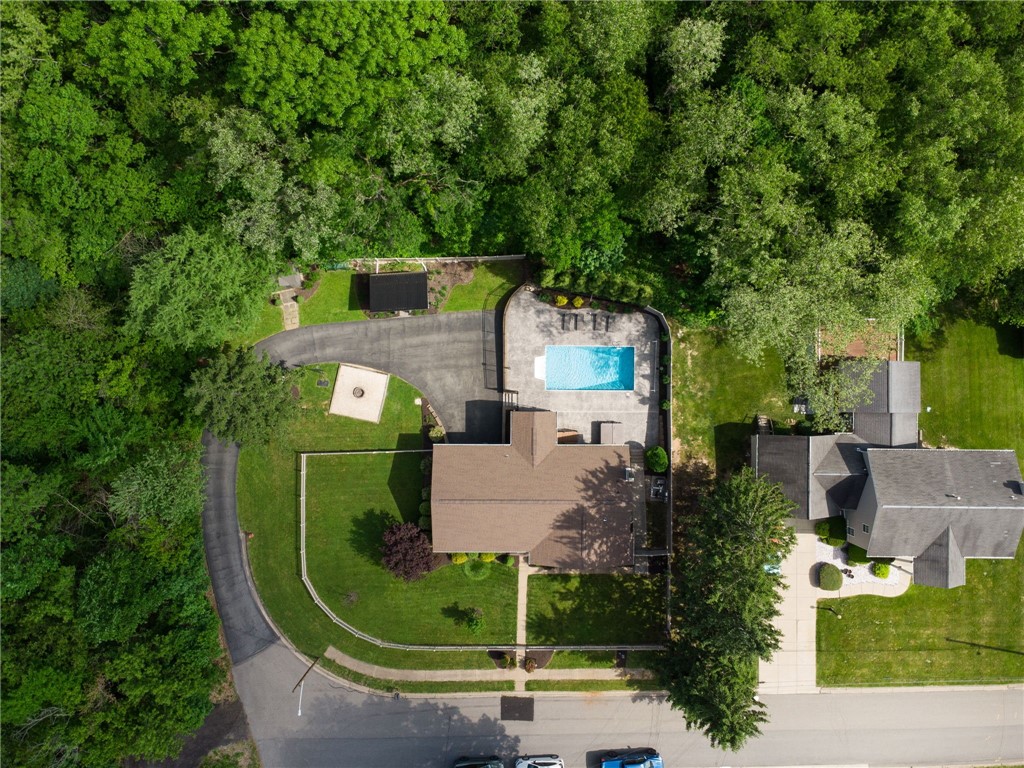 1101 Fairlane Dr