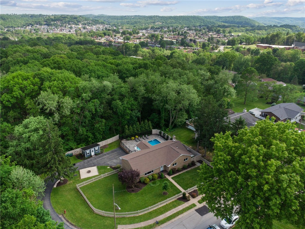 1101 Fairlane Dr