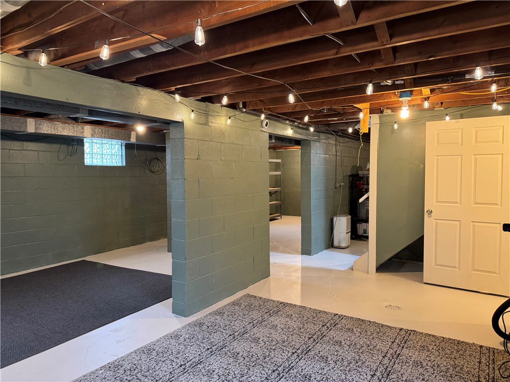 Union Twp - Law, Pennsylvania 16101, United States, 3 Bedrooms Bedrooms, ,2 BathroomsBathrooms,Residential,Pending,108127