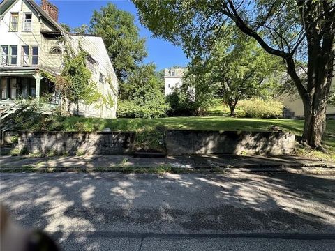 Photo of 23 Geranium St, Pittsburgh, PA 15214 (MLS # 1724208)