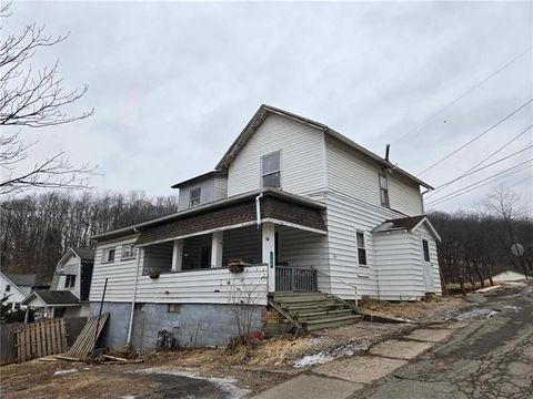 Photo of 104 Forrest St, Petrolia, PA 16050 (MLS # 1746102)