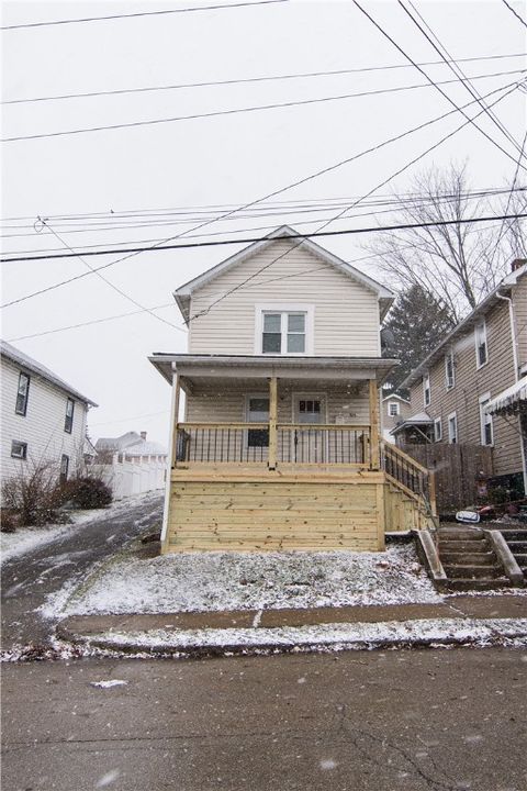 Photo of 105 Washington St, Mt Pleasant, PA 15666 (MLS # 1735227)