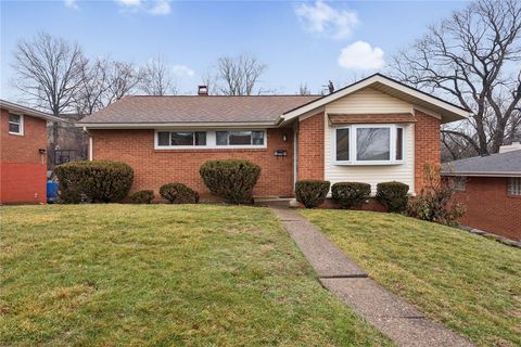 Photo of 319 Ryan Dr, Pittsburgh, PA 15220 (MLS # 1742509)