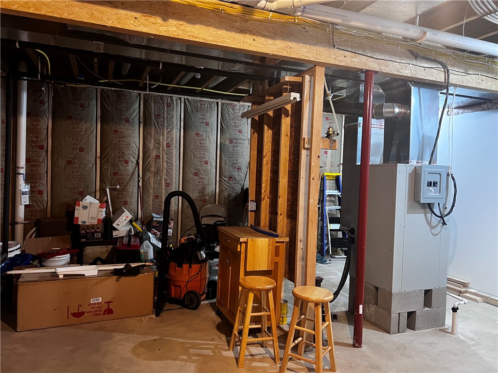 Derry Twp, Pennsylvania 15670, United States, 3 Bedrooms Bedrooms, ,3 BathroomsBathrooms,Residential,Pending,1669