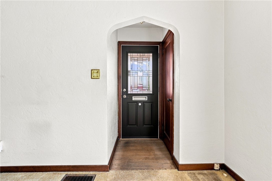 233 Adeline Ave