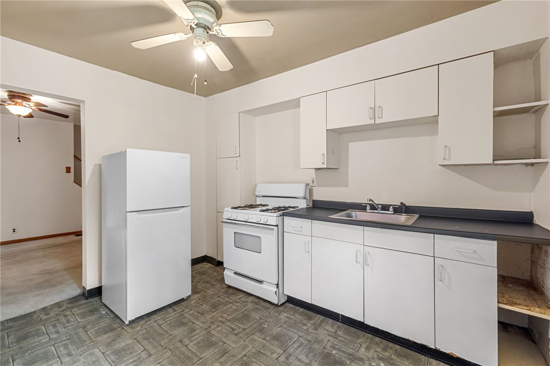 McKees Rocks, Pennsylvania 15136, United States, 2 Bedrooms Bedrooms, ,1 BathroomBathrooms,Residential,Active,143828