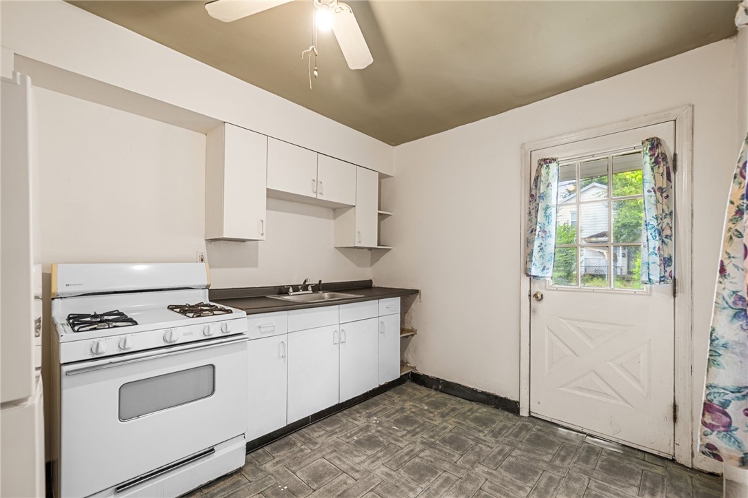 McKees Rocks, Pennsylvania 15136, United States, 2 Bedrooms Bedrooms, ,1 BathroomBathrooms,Residential,Active,143828