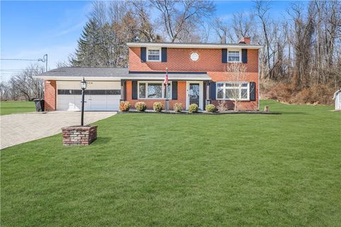 Photo of 326 Sycamore St, Imperial, PA 15126 (MLS # 1743454)