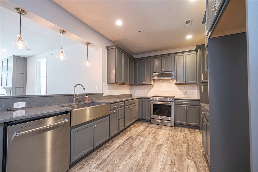 417 Roebling Ct