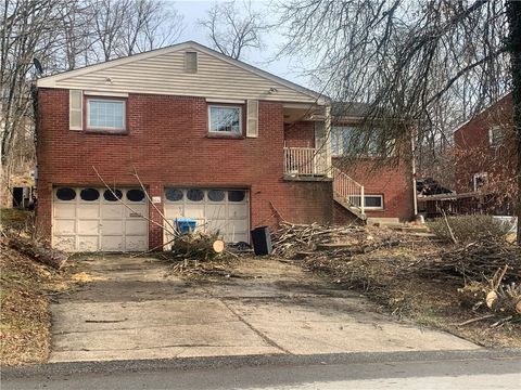 Photo of 264 Yosemite Dr, Pittsburgh, PA 15235 (MLS # 1736306)