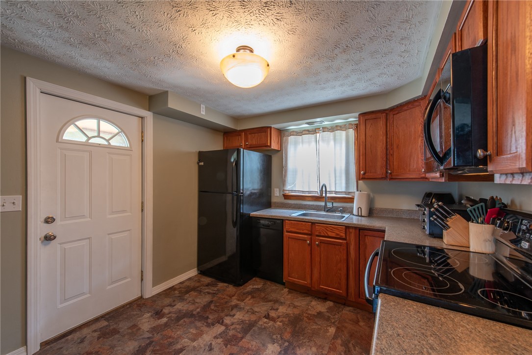 Leechburg Boro, Pennsylvania 15656, United States, 3 Bedrooms Bedrooms, ,2 BathroomsBathrooms,Residential,Pending,127546