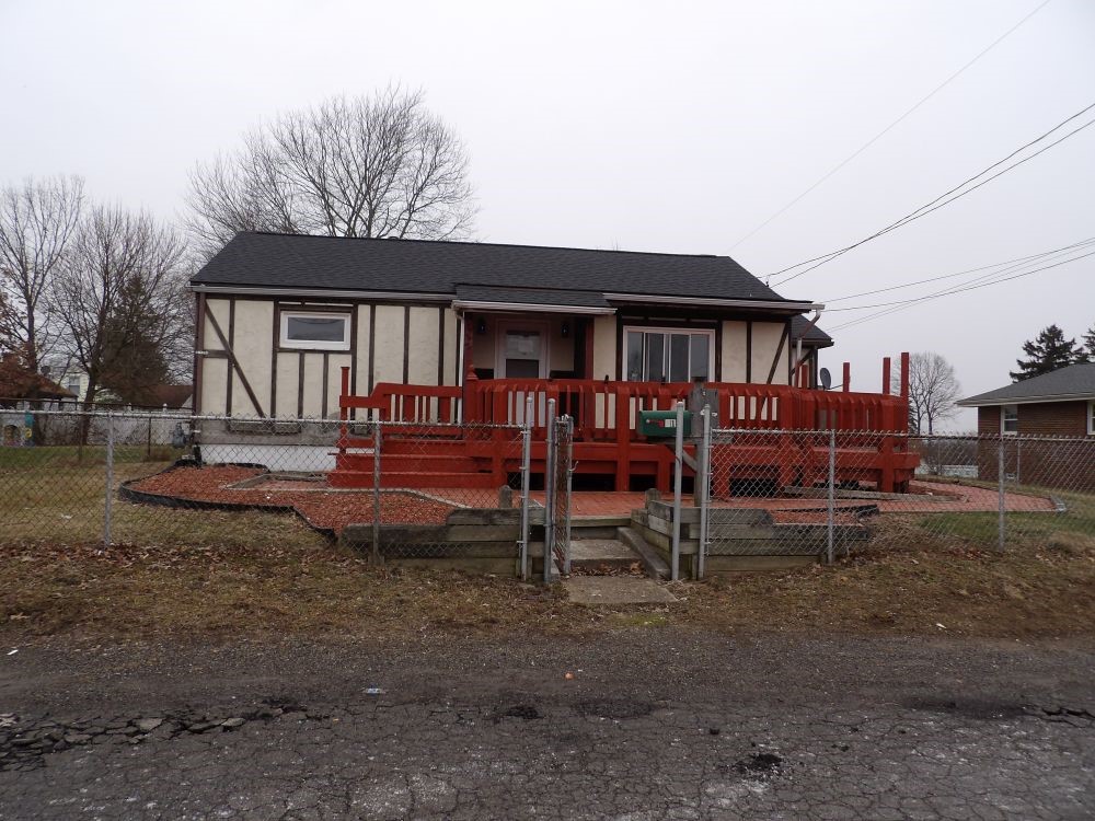 812 18th Ave Ave, Beaver Falls, Pennsylvania image 1