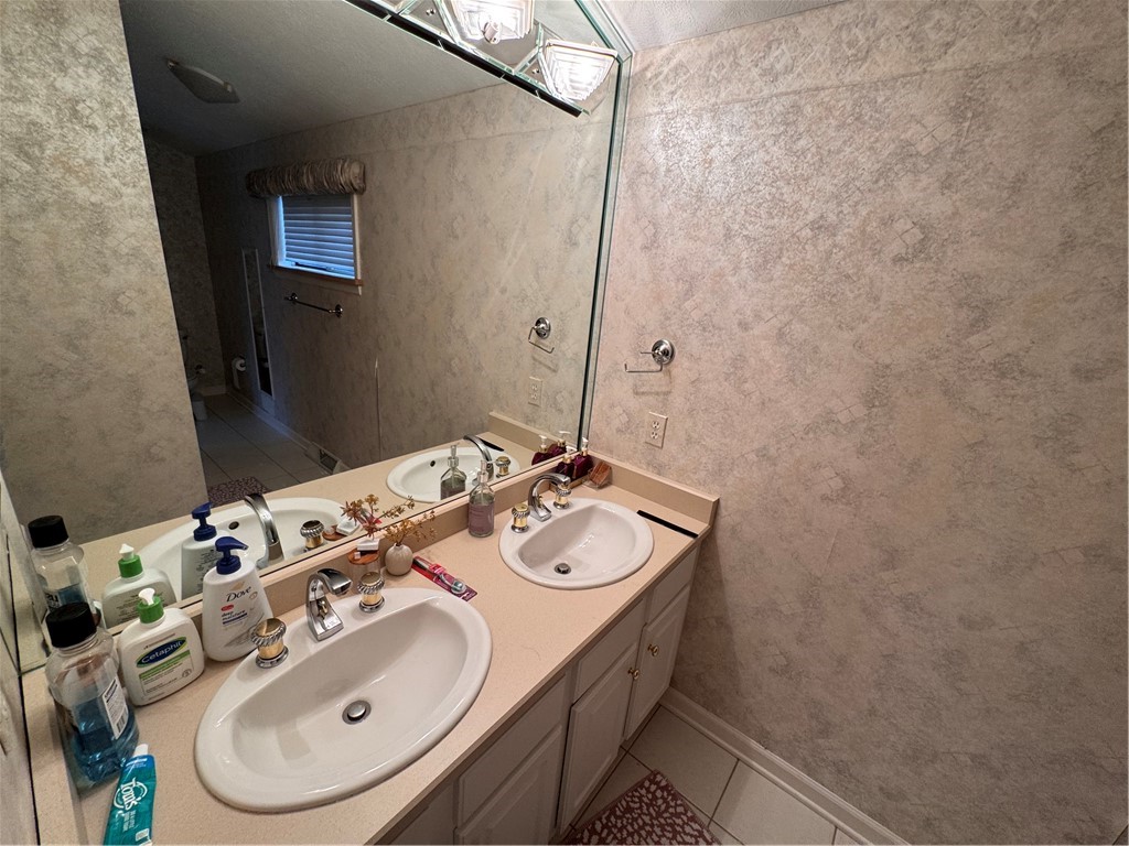 O'Hara, Pennsylvania 15238, United States, 4 Bedrooms Bedrooms, ,4 BathroomsBathrooms,Residential,Active,80384