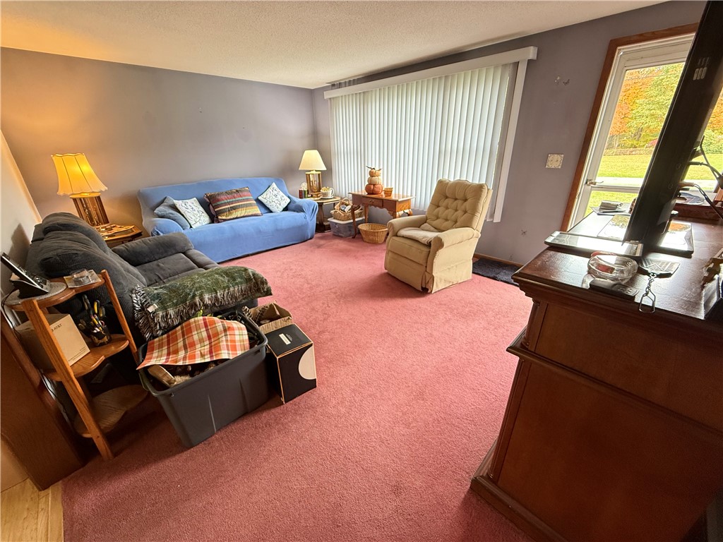 Hempfield Twp, Pennsylvania 16125, United States, 3 Bedrooms Bedrooms, ,2 BathroomsBathrooms,Residential,Active,234608