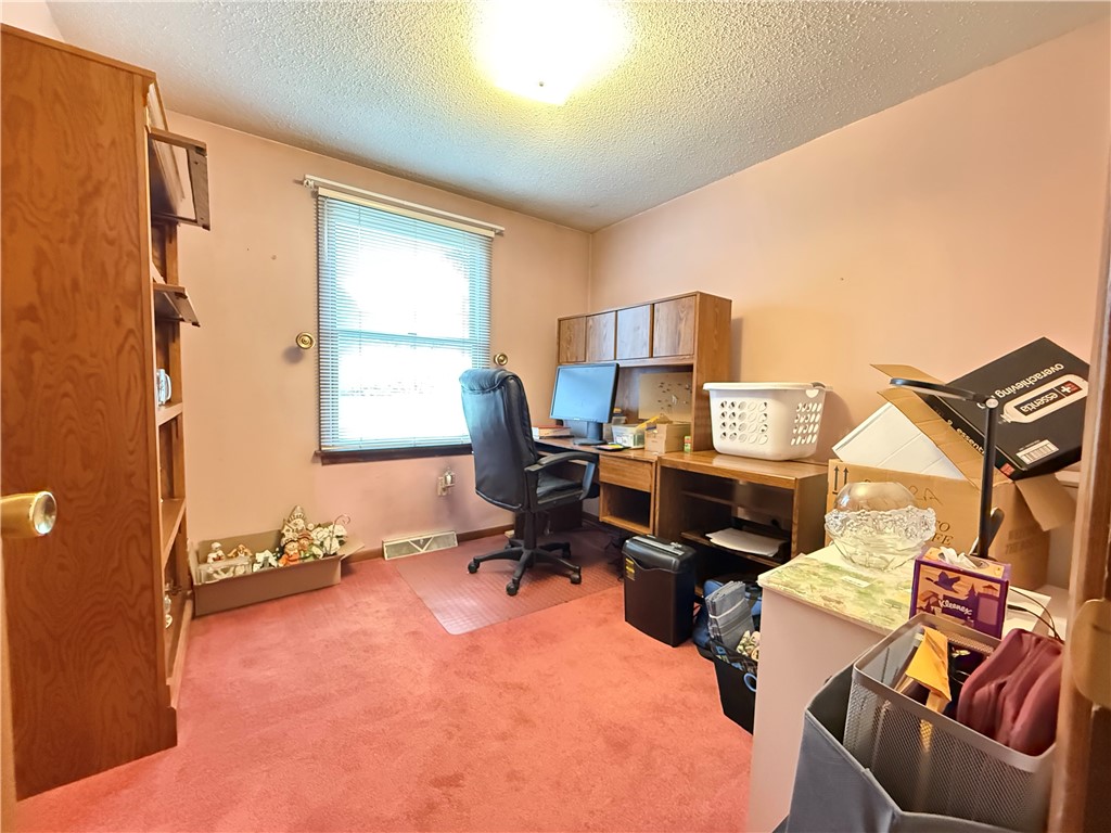 Hempfield Twp, Pennsylvania 16125, United States, 3 Bedrooms Bedrooms, ,2 BathroomsBathrooms,Residential,Active,234608