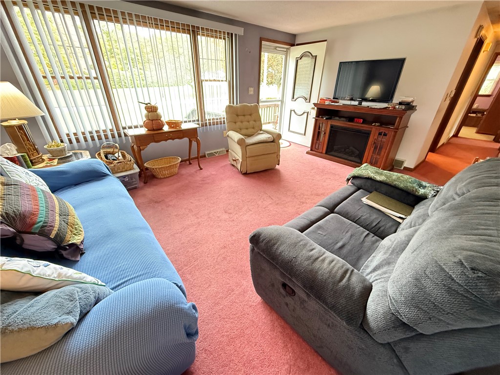 Hempfield Twp, Pennsylvania 16125, United States, 3 Bedrooms Bedrooms, ,2 BathroomsBathrooms,Residential,Active,234608