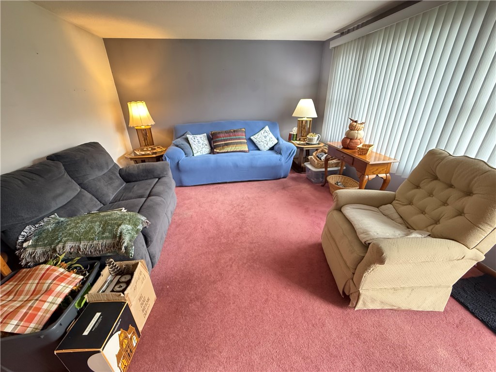 Hempfield Twp, Pennsylvania 16125, United States, 3 Bedrooms Bedrooms, ,2 BathroomsBathrooms,Residential,Active,234608