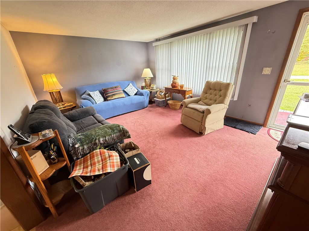 Hempfield Twp, Pennsylvania 16125, United States, 3 Bedrooms Bedrooms, ,2 BathroomsBathrooms,Residential,Active,234608