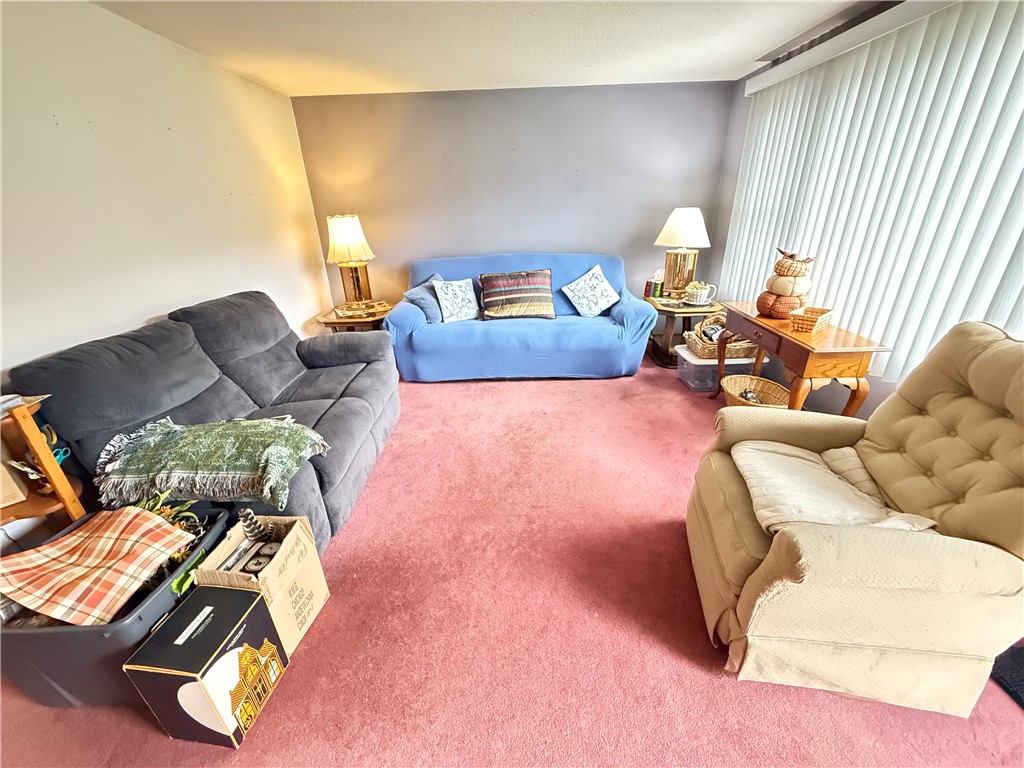 Hempfield Twp, Pennsylvania 16125, United States, 3 Bedrooms Bedrooms, ,2 BathroomsBathrooms,Residential,Active,234608