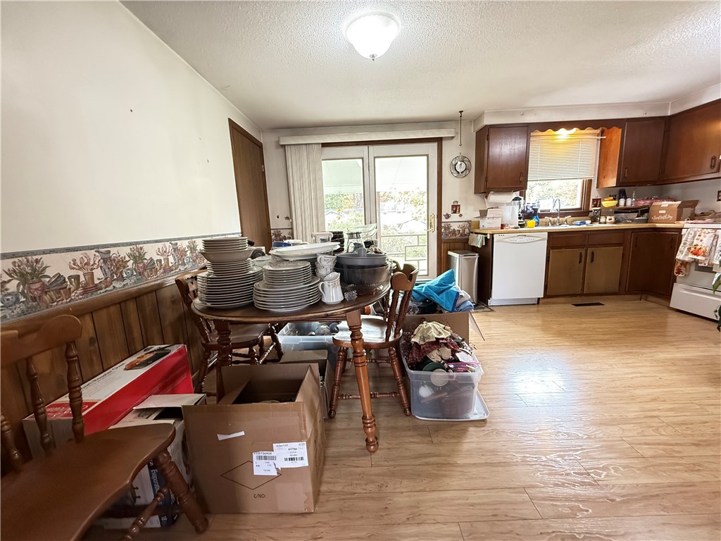 Hempfield Twp, Pennsylvania 16125, United States, 3 Bedrooms Bedrooms, ,2 BathroomsBathrooms,Residential,Active,234608