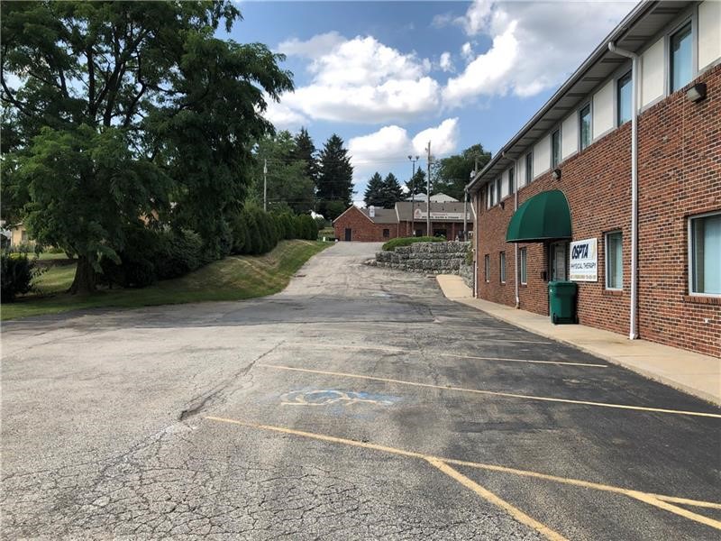 997 N Main St