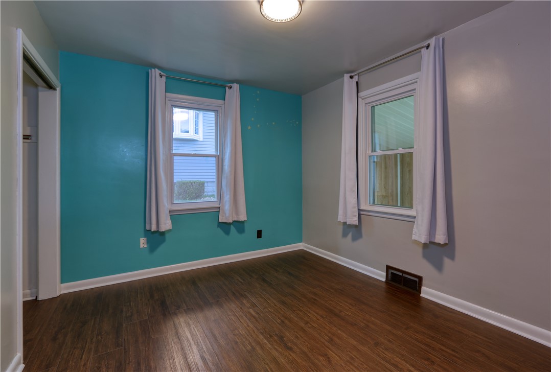 Aliquippa, Pennsylvania 15001, United States, 2 Bedrooms Bedrooms, ,2 BathroomsBathrooms,Residential,Contingent,138225