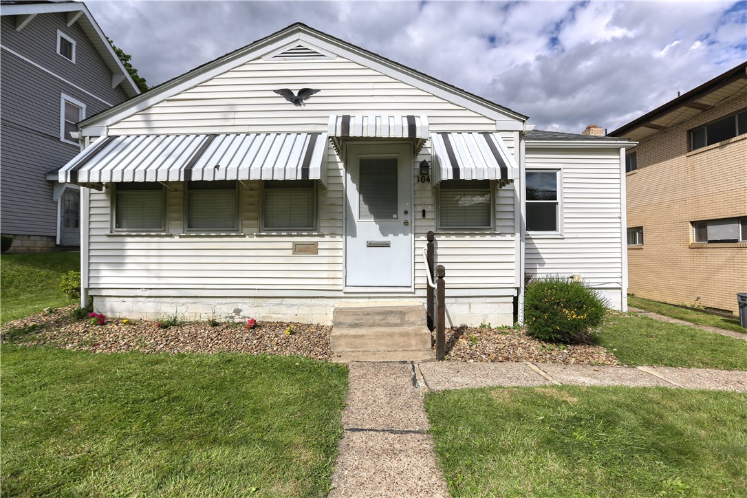 Aliquippa, Pennsylvania 15001, United States, 2 Bedrooms Bedrooms, ,2 BathroomsBathrooms,Residential,Contingent,138225