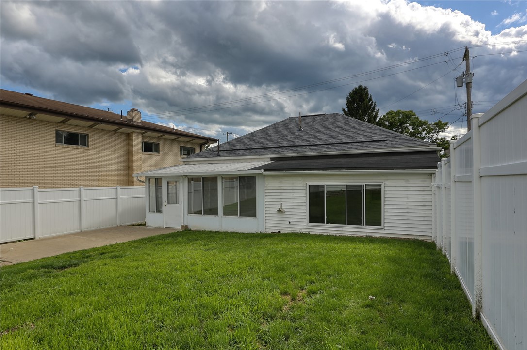 Aliquippa, Pennsylvania 15001, United States, 2 Bedrooms Bedrooms, ,2 BathroomsBathrooms,Residential,Contingent,138225