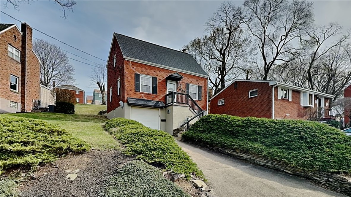 3249 Shadyway Dr, Brentwood, Pennsylvania image 3