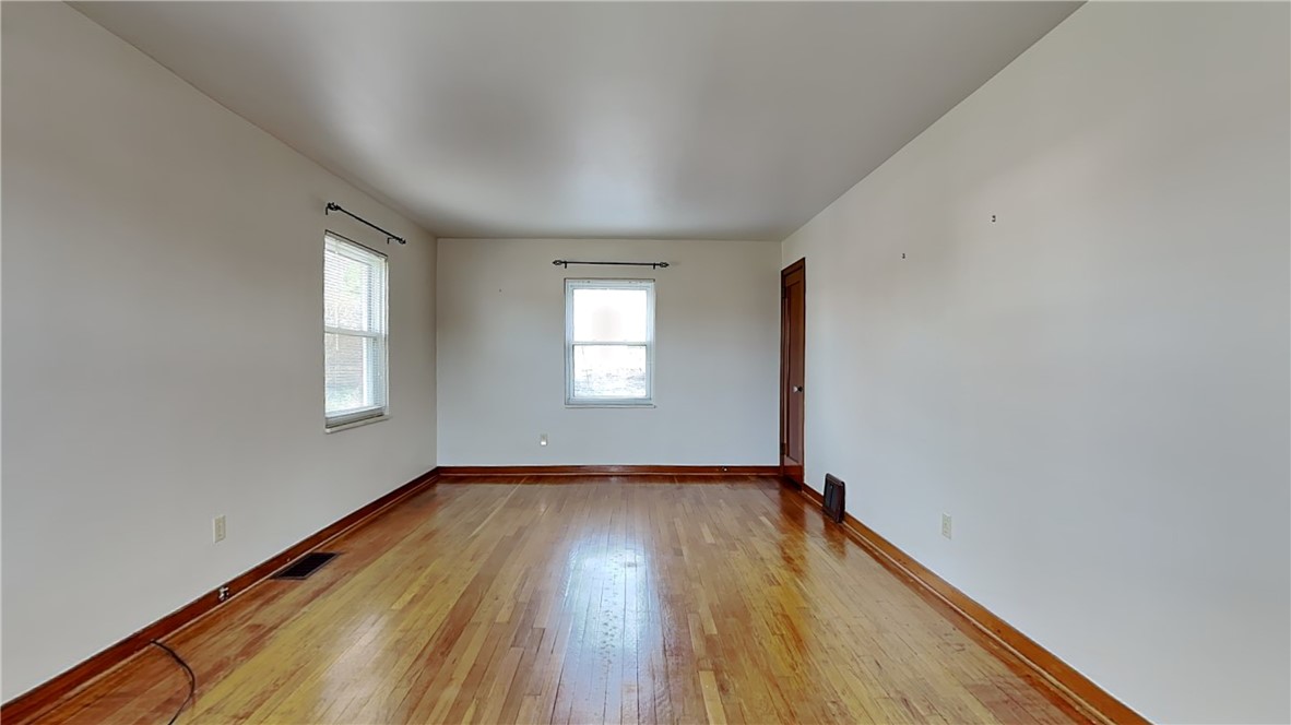 3249 Shadyway Dr, Brentwood, Pennsylvania image 5
