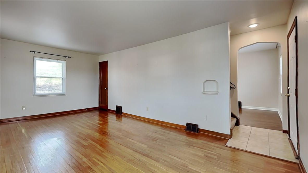 3249 Shadyway Dr, Brentwood, Pennsylvania image 6