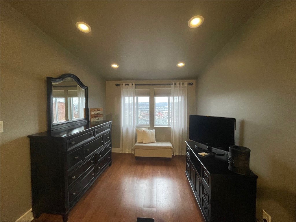 South Side, Pennsylvania 15203, United States, 3 Bedrooms Bedrooms, ,2 BathroomsBathrooms,Residential,Active,3756