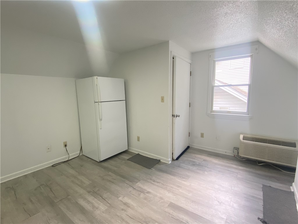 Penn Twp, Pennsylvania 15085, United States, ,2 BathroomsBathrooms,Residential,Active,208422