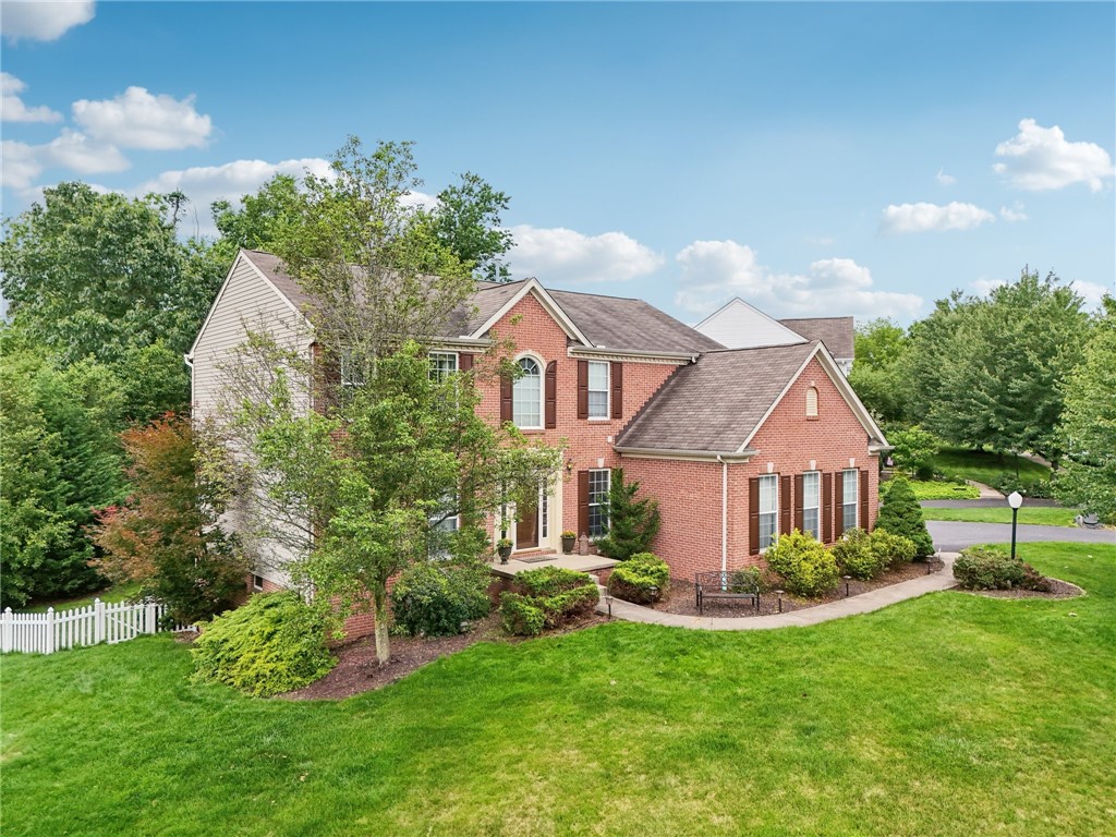 1904 Colonial Dr