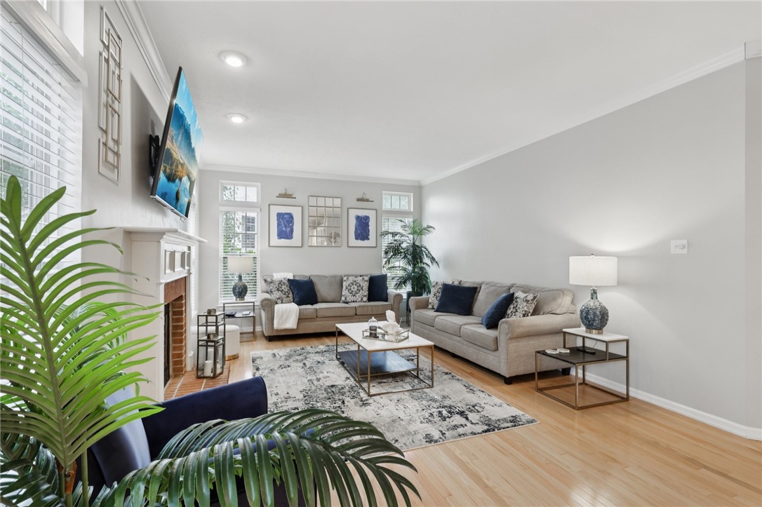 1904 Colonial Dr