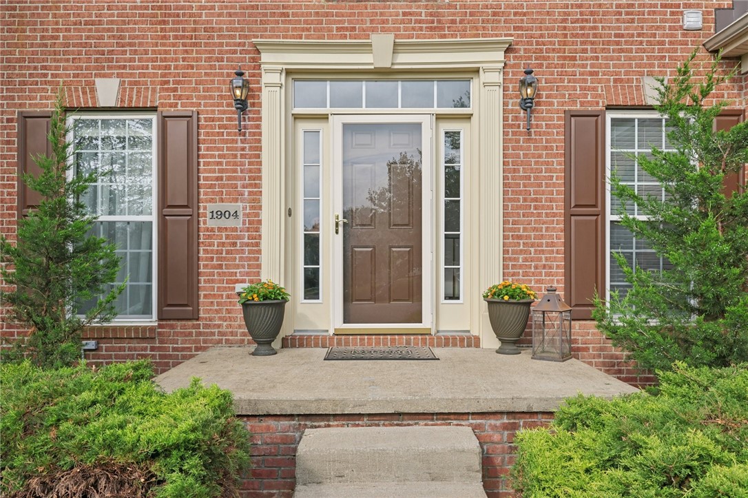 1904 Colonial Dr